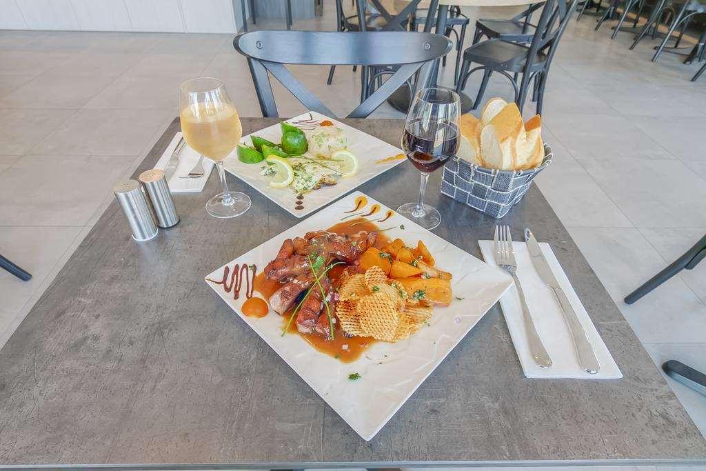 Brit Hotel Reims La Neuvillette Restaurant photo