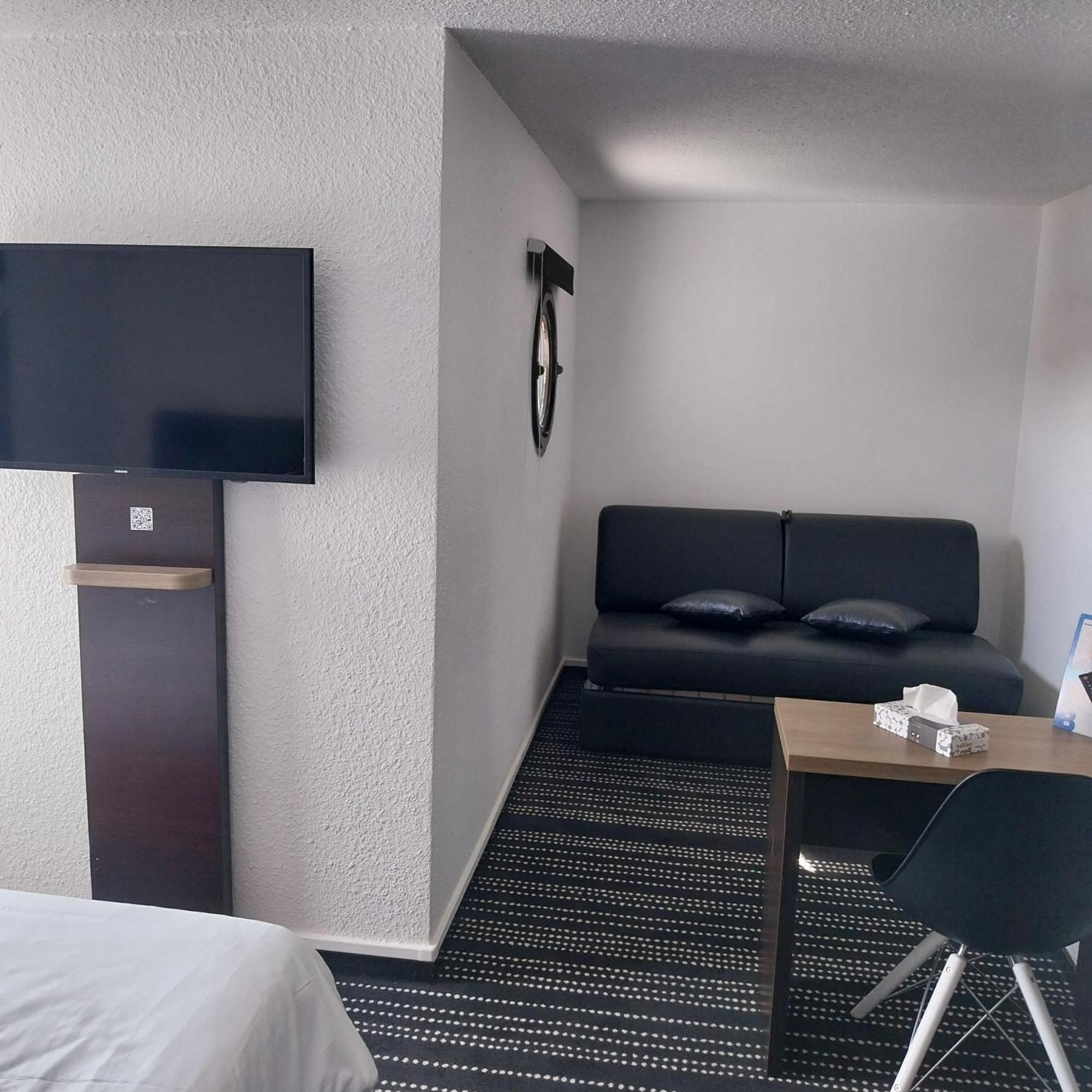 Brit Hotel Reims La Neuvillette Exterior photo